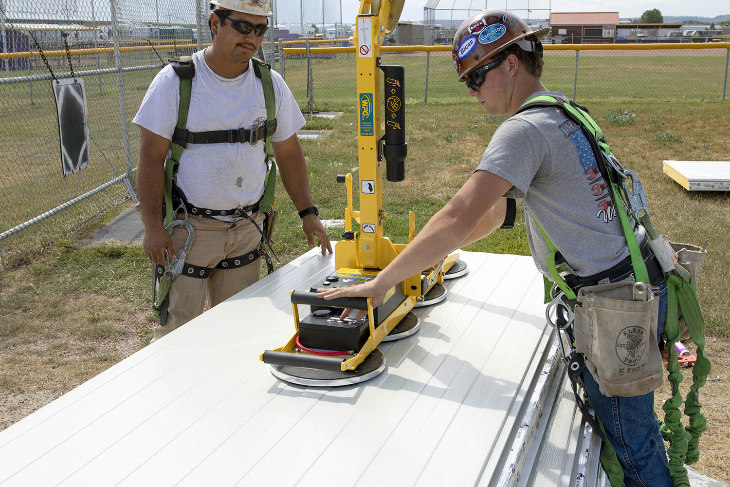 Vacuum Sealed - An Overview of Suction Cup Lifters for Insulated Metal Panels